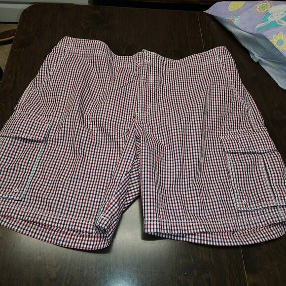 New L.L. Bean Red Blue Plaid Cargo Pockets Swim Shorts Size Men's 44W - Picture 1 of 3